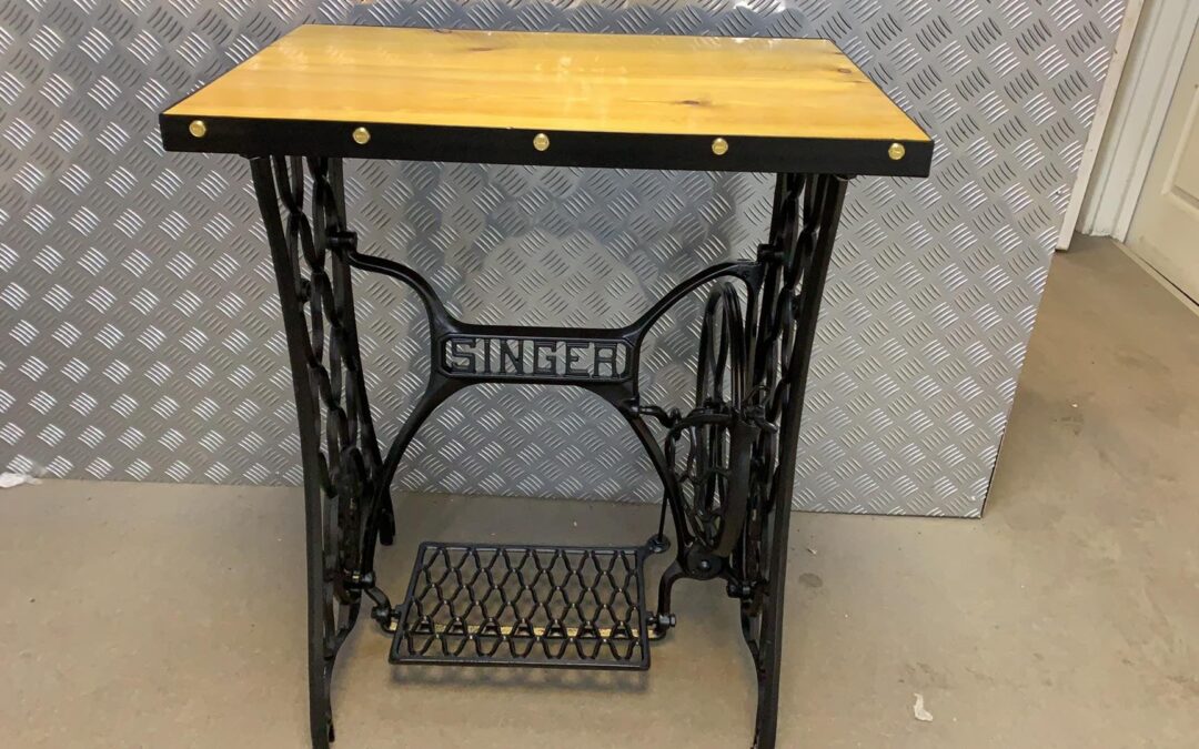 Restored Singer Sewing Machine Table…